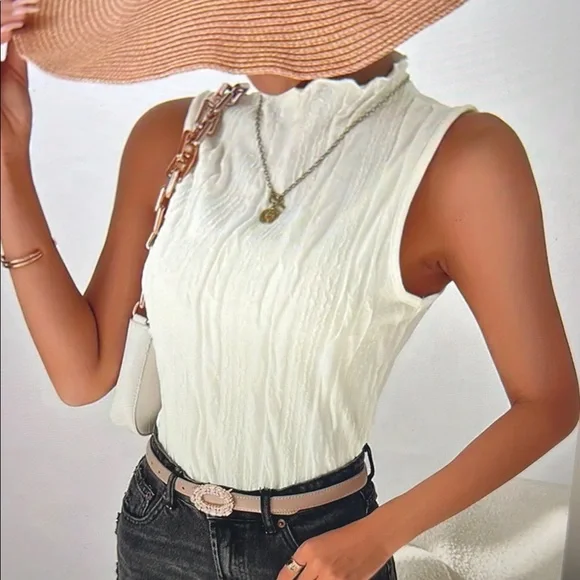 🍒5/$25🍒Last one ❤️ New 🌺Elegant White Sleeveless Top - Picture 6 of 6